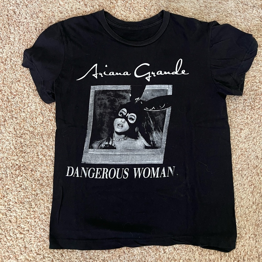 Vintage 2016 Ariana Grande “Dangerous Woman” Black T-Shirt